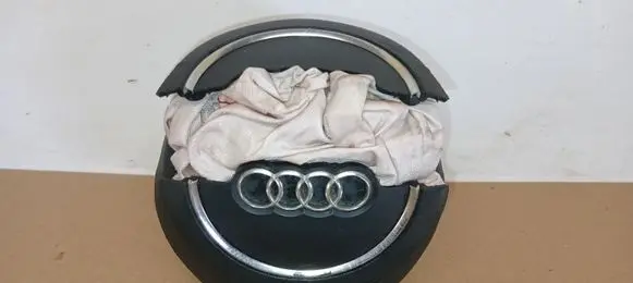 Audi Q3 8U Steering wheel airbag 8V0880201L 62474090A