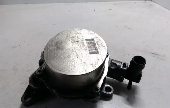 Renault Latitude (L70) Vacuum pump 8200845984