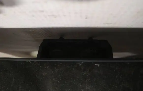 Subaru Outback Tailgate/trunk/boot hinge