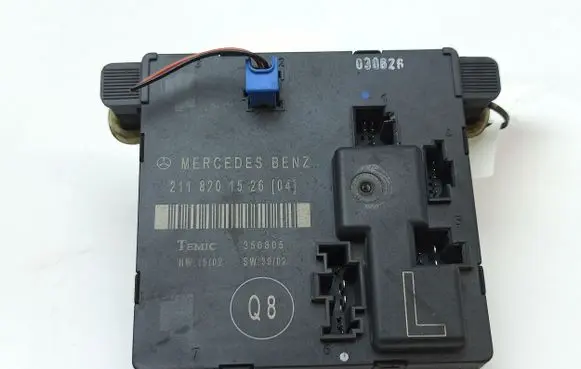 Mercedes-Benz E W211 Door control unit/module 2118201526