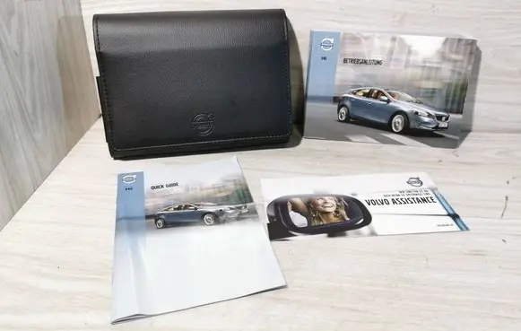Volvo V40 Owners service history hand book 