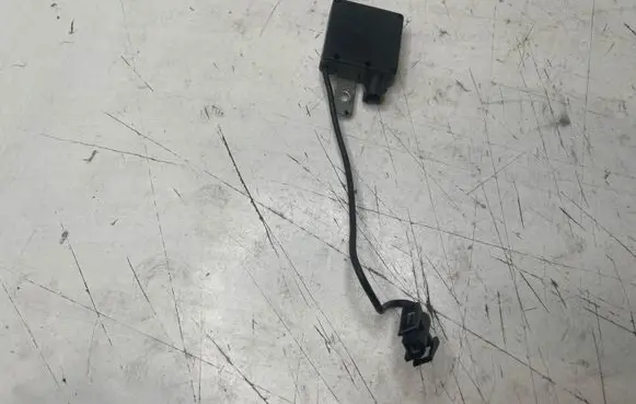 BMW X5 E53 Aerial antenna amplifier 8380945