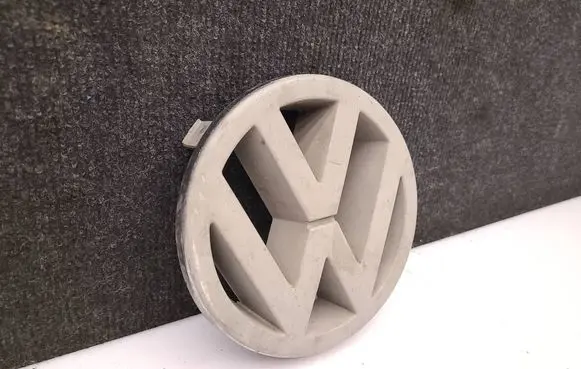 Volkswagen II LT Manufacturer badge logo/emblem 281853601E
