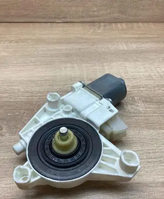 Mercedes-Benz C W204 Rear door window regulator motor A2048200542 0130822505