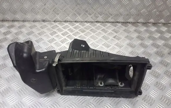 Nissan Primera Intake resonator 