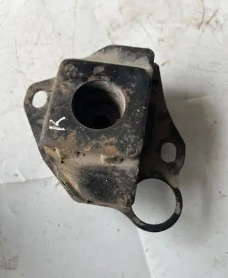 Toyota Prius (NHW20) Gearbox mount 