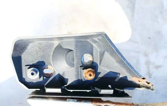 Volvo V50 Front bumper mounting bracket