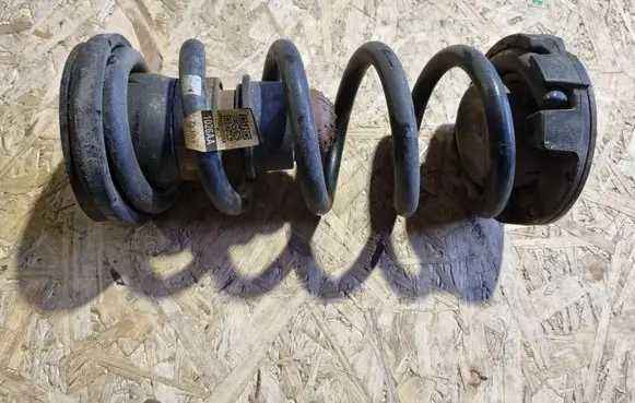 Chrysler Pacifica Rear coil spring P68231026AA 1026AA