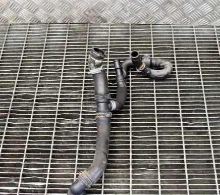 Audi Q3 8U Engine coolant pipe/hose 5N0122101T