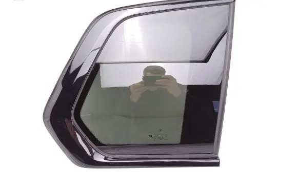 BMW X7 G07 Rear side window 7444116