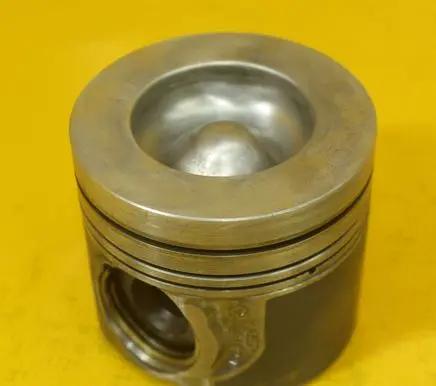 Jaguar XE Piston 083156