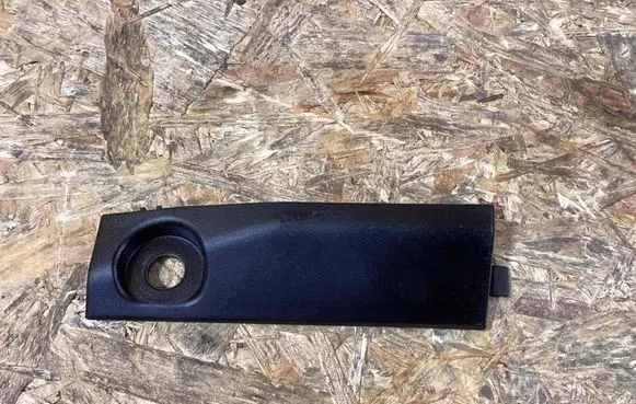 Porsche Macan (95B) Fender mounting bracket 95B823417