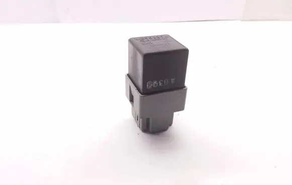 Volvo S40, V40 Other relay MB953394 72HM100