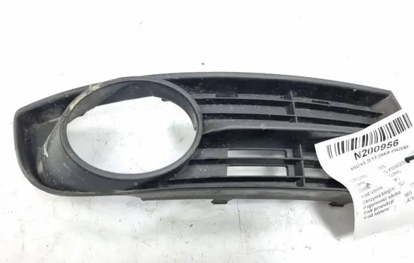 Volkswagen Touran I Front bumper lower grill