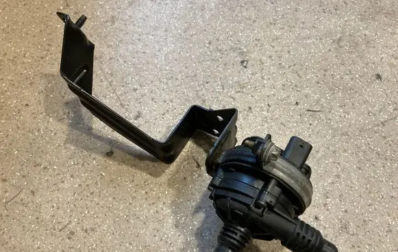 Mercedes-Benz GLE W167 Electric auxiliary coolant/water pump A0005003500