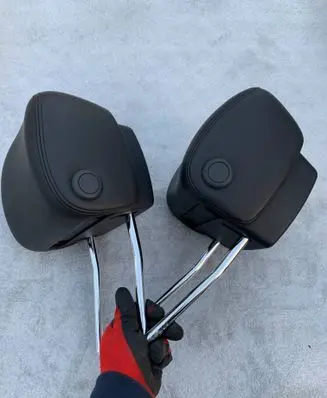 Volkswagen Tiguan Front seat headrest 