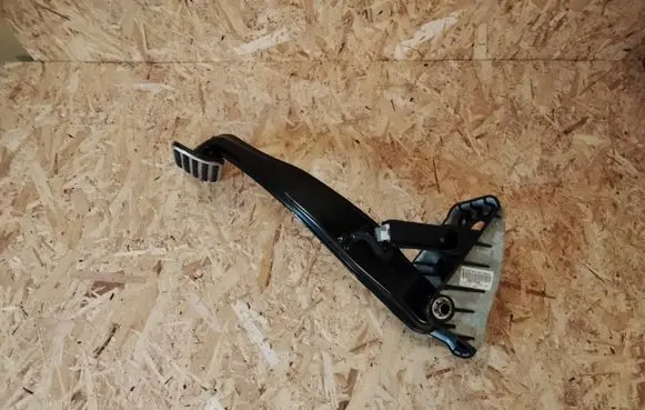 Mercedes-Benz GLE (W166 - C292) Brake pedal A1662900201 A1662901101 1525815722