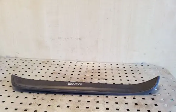 Front sill trim cover