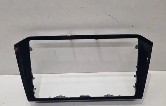 Volkswagen PASSAT B8 Radio/GPS head unit trim 3G8858069A