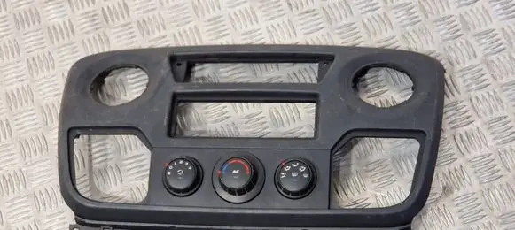Renault Master III Dashboard center trim panel 682600025R 275100013R