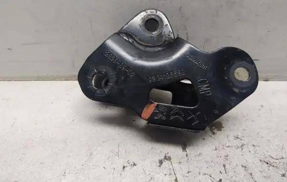 Peugeot 2008 II Gearbox mounting bracket 9824123680