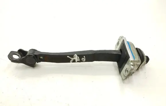 Chevrolet Captiva Front door check strap stopper