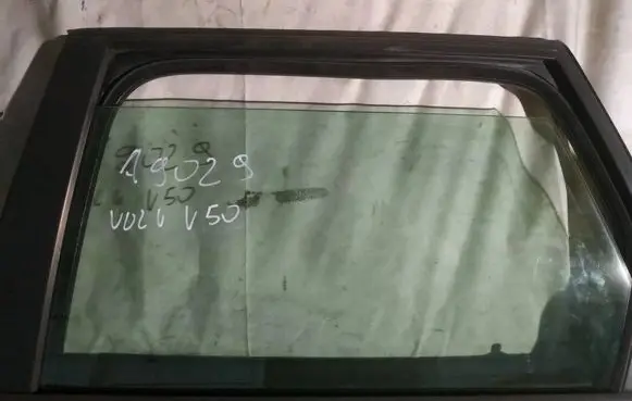 Volvo V50 Rear door window glass
