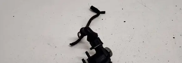 Audi A2 Turbo solenoid valve 1J0906283A