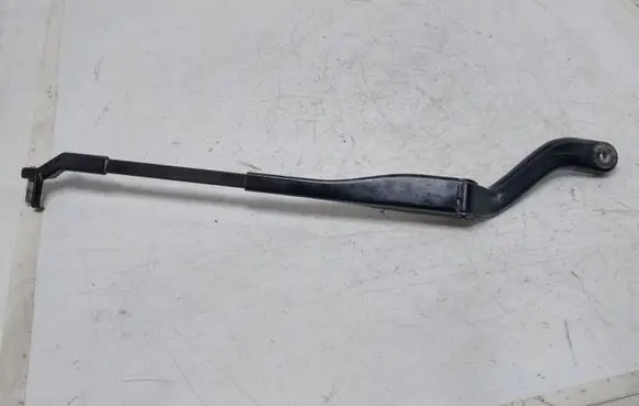 Mercedes-Benz CLS C219 Front wiper blade arm A2118201444
