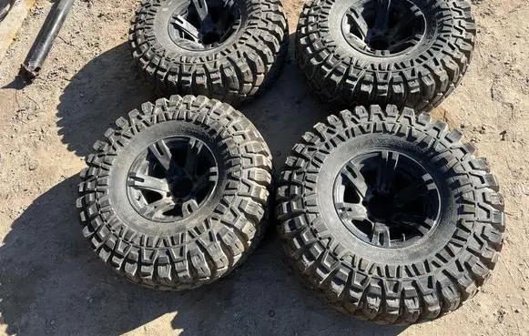 Nissan Patrol Y60 R15 alloy rim 859625et44b11