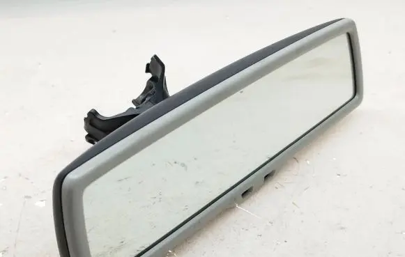 Rear view mirror (interior)