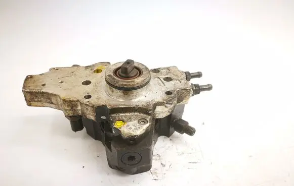 Mercedes-Benz E W211 Fuel injection high pressure pump A6110701401