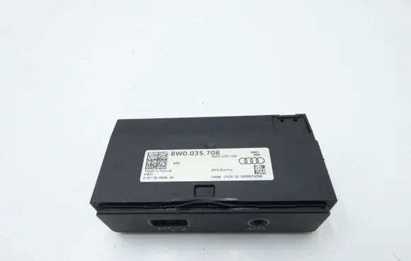 Audi A4 S4 B9 AUX in-socket connector 8W0035708 00726004618