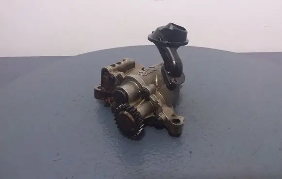 Audi A4 S4 B8 8K Oil pump 06H115105AF