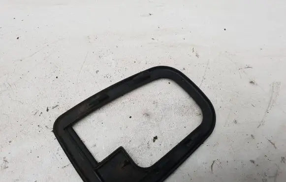 BMW 3 E36 Front door handle cover 51228219023
