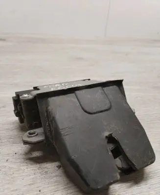 Ford Focus Tailgate lock latch 442A66