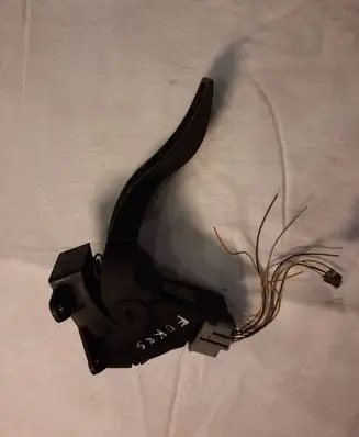 Ford Focus Accelerator throttle pedal 98AB9F836AE D1U7A