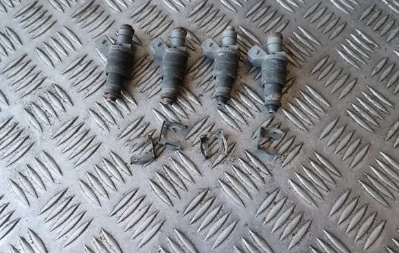 Mercedes-Benz C W202 Fuel injectors set 0000787423