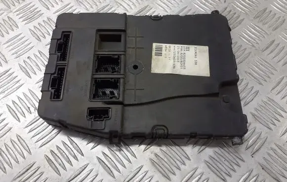 Renault Megane II Fuse box set 8200306433
