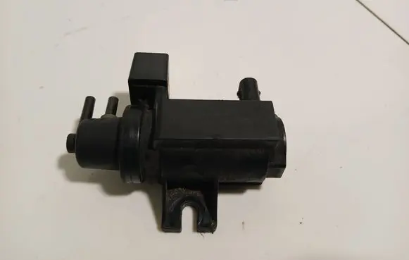 BMW 1 E81 E87 Turbo solenoid valve 70206301 7805391 07T253