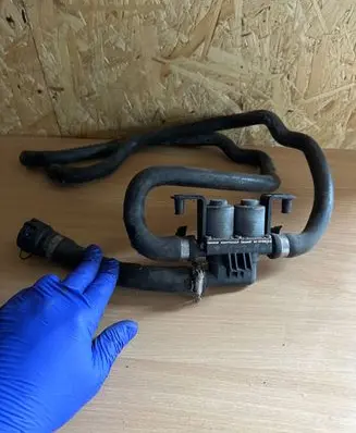 BMW X5 F15 Coolant heater control valve 6910544 1147412166 110516