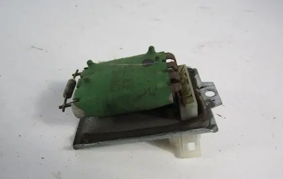 Volkswagen Transporter - Caravelle T4 Heater blower motor/fan resistor 701959263