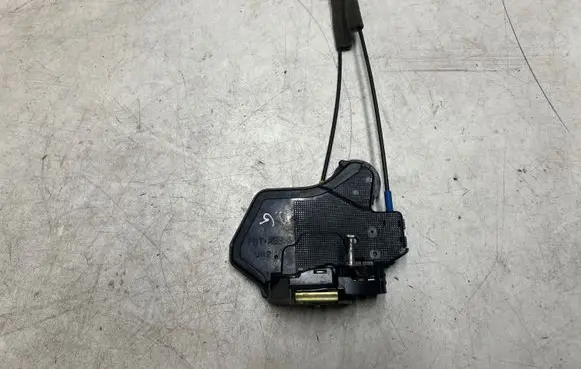 Toyota Corolla Verso AR10 Rear door lock