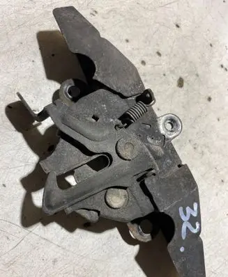Toyota Corolla E120 E130 Engine bonnet/hood lock/catch