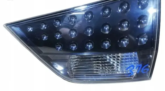 Mitsubishi Outlander Tailgate rear/tail lights