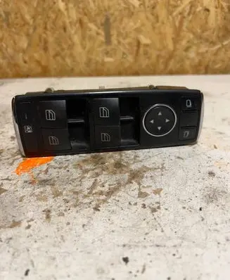 Mercedes-Benz E W212 Electric window control switch A2128208210