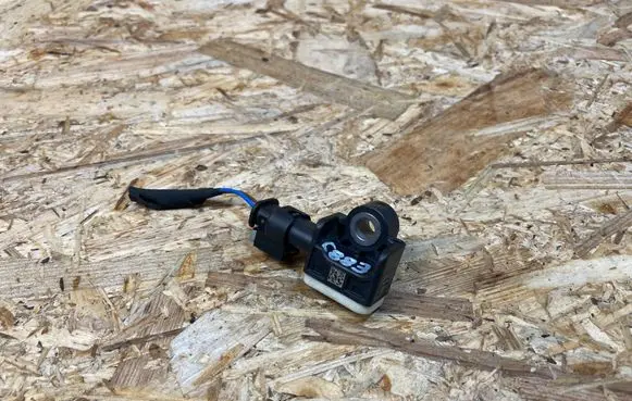 Mercedes-Benz A W176 Airbag deployment crash/impact sensor A1668210151