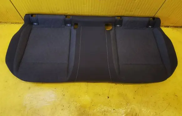Volkswagen Golf VIII Second row seats 5H08851750