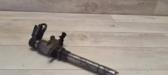 Volvo V50 Fuel injector 9657144580
