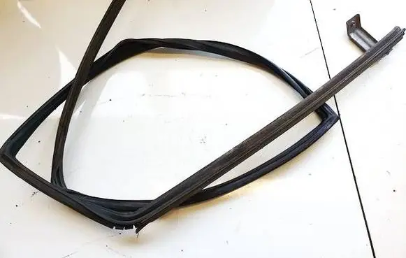 Honda FR-V Rubber seal rear door
